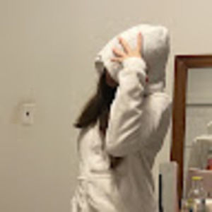 Meet your Posher, Hannah